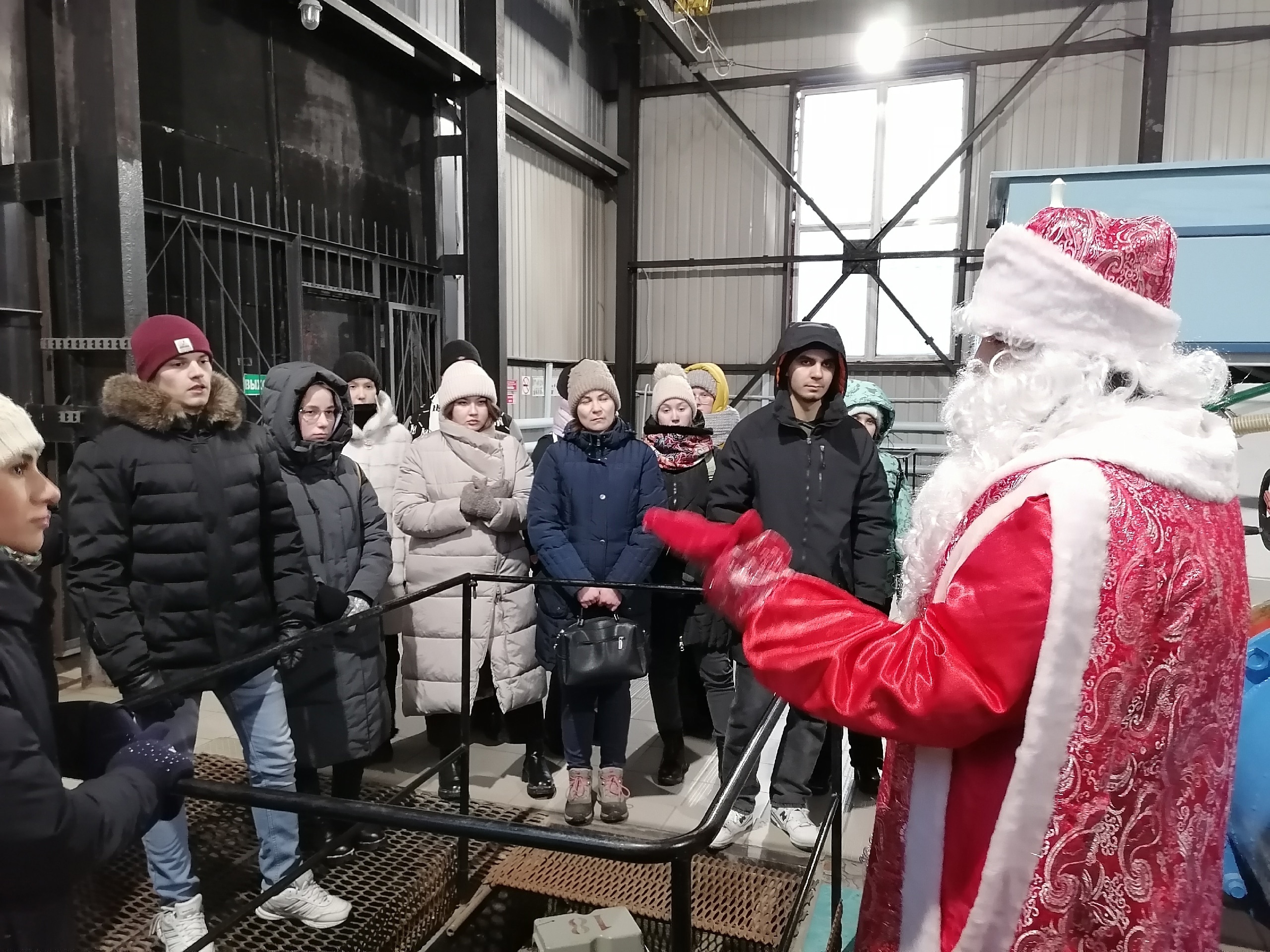 Новогодняя экскурсия для студентов СурГУ 